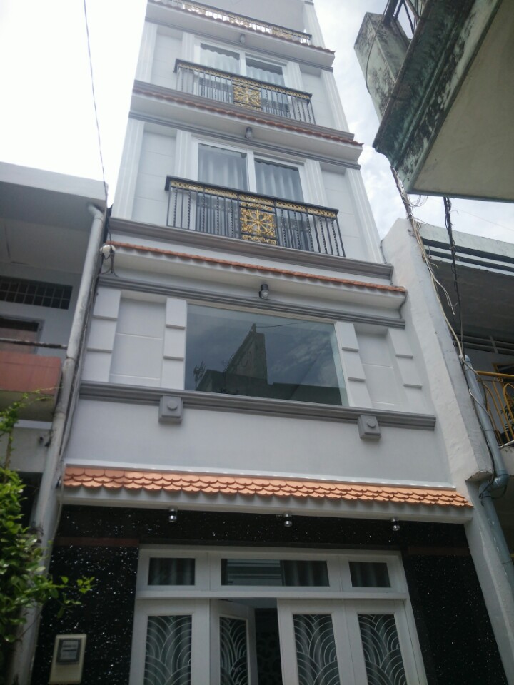 Bán nhà HXH 5 mét đường Đồng Xoài, P. 13, Tân Bình. DT: 4.5x17m, 3.5 tấm