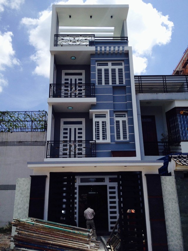 Nhà bao đẹp đường Nơ Trang Long, xe 7 chỗ để trong nhà. DT 4x18m, trệt lửng 3 lầu sân thượng