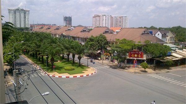 Bán nhà mặt tiền đường Số 8, khu Trung Sơn, đối diện bệnh viện Nam Sài Gòn, DT: 5x20m, 3 lầu
