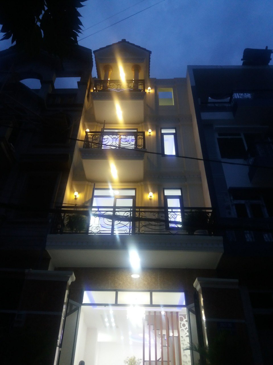 Bán nhà quận Bình Tân, kiểu Vilass mini cao cấp mới xây đường Lê Văn Qưới 6x13m, 4 lầu, hẻm 8m
