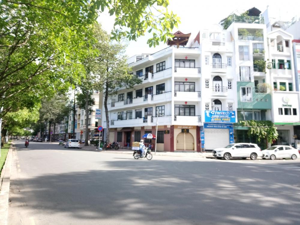 Bán nhà MT Nguyễn Thị Minh Khai Q1 (DT: 12.5x20.5m, hầm + 6 lầu, giá 135 tỷ)