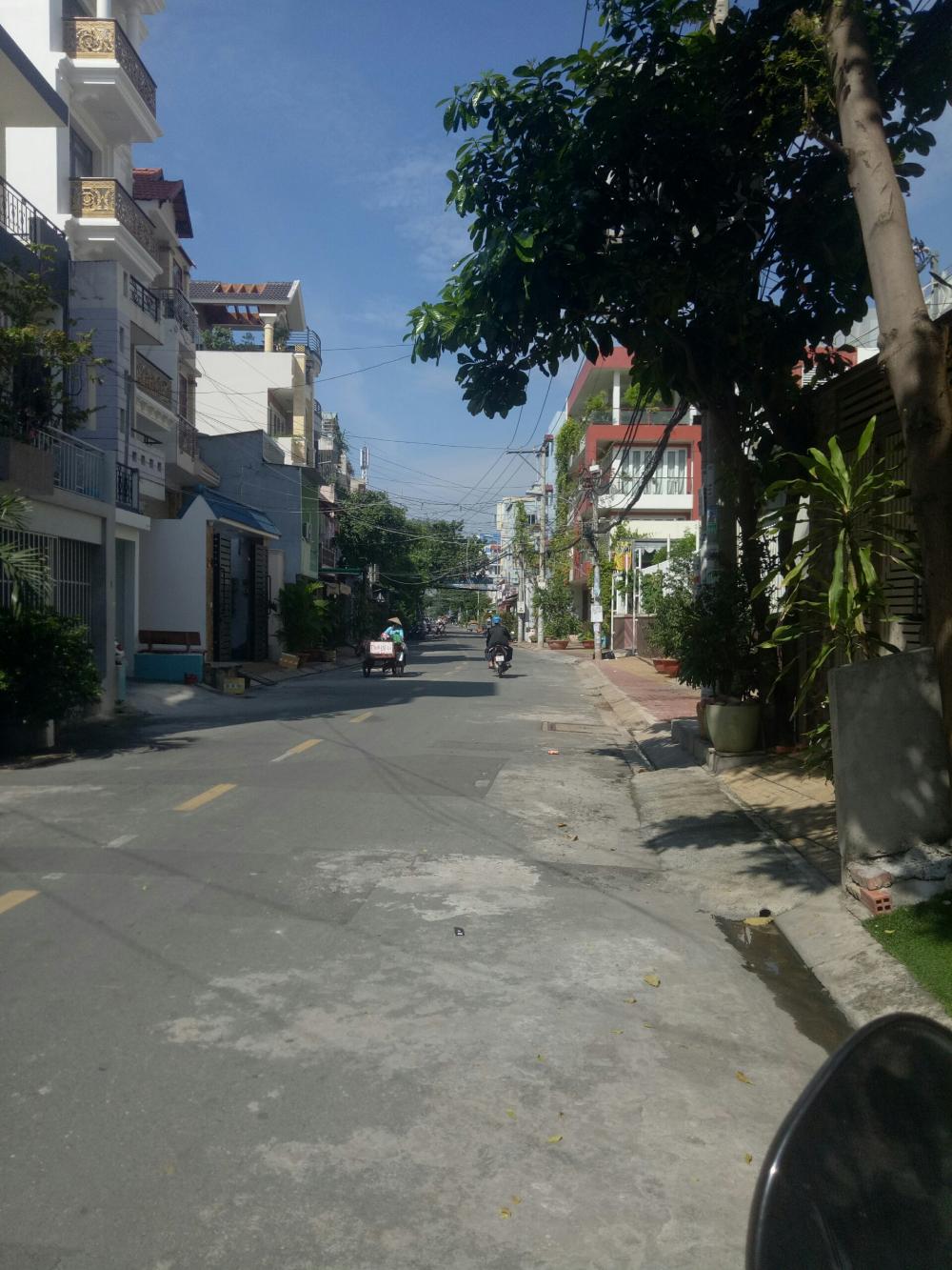 Cần bán nhà cấp 4 DT 4x15m MTKD đường Trần Thủ Độ, Q. Tân Phú