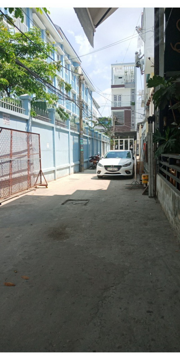 Bán nhà 2 lầu hẻm xe hơi 1806 Huỳnh Tấn Phát, thị trấn Nhà Bè