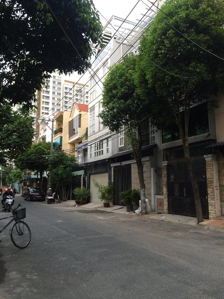 Chính chủ gấp MT nội bộ đường Huỳnh Lan Khanh, P2 Tân Bình 4.8m x18m, 5 lầu giá 15.5 tỷ khu BV 24