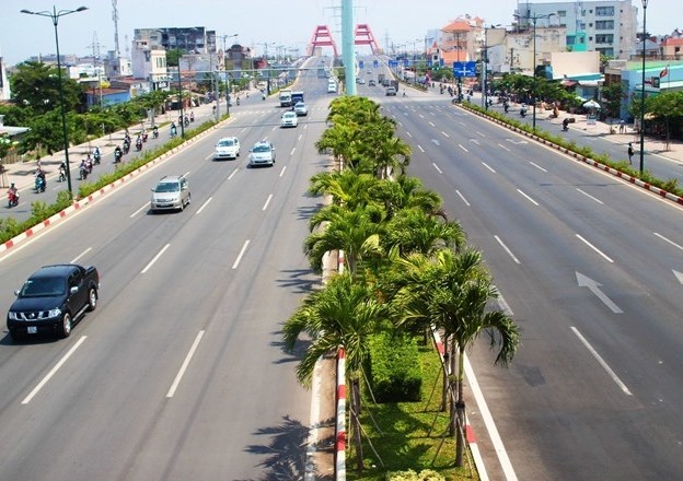 Nhà mặt tiền kinh doanh Phạm Văn Đồng, phường 13, Bình Thạnh, DT 13x13m, công nhận 169.6m2