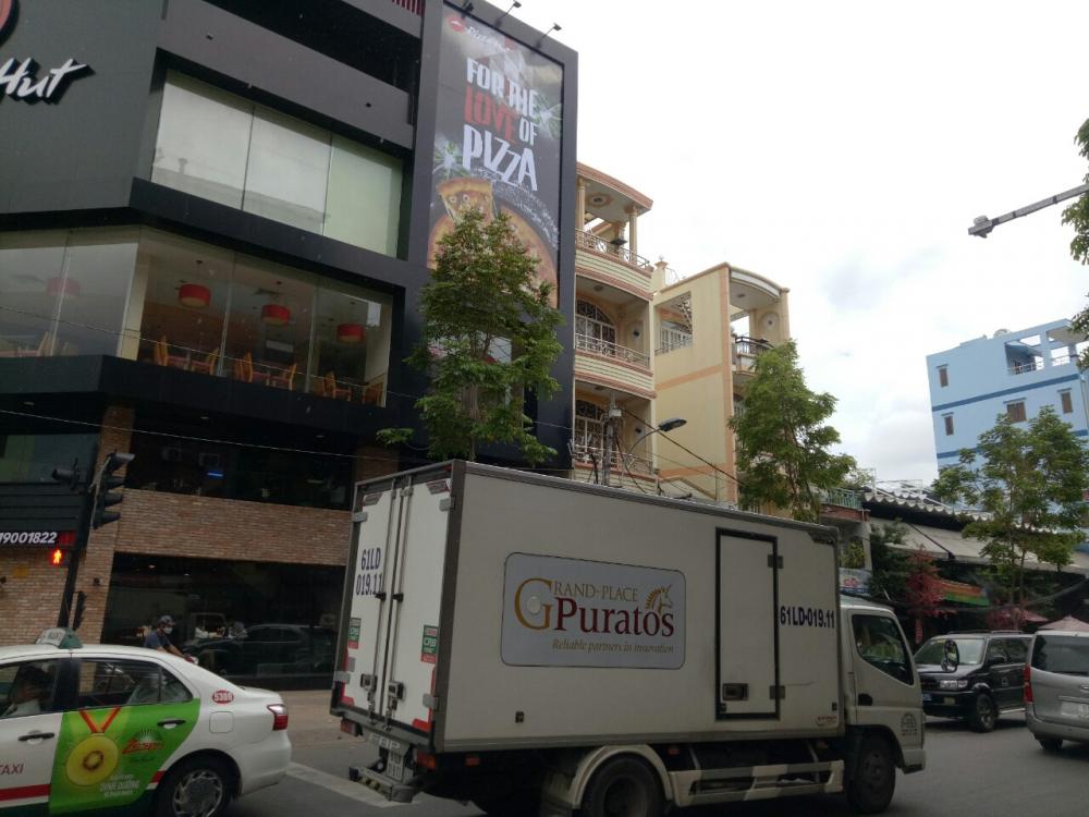 Bán gấp nhà siêu MT đường 3 tháng 2. DT: 3.6*24m, xây 4 tầng cực đẹp giá, chỉ 18,5 tỷ