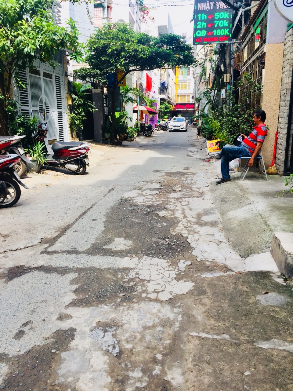 Nhà Quận 1, HXH đường Nguyễn Cảnh Chân, 3,5 x 13m, 1 trệt 1 lầu, giá thương lượng ăn tết