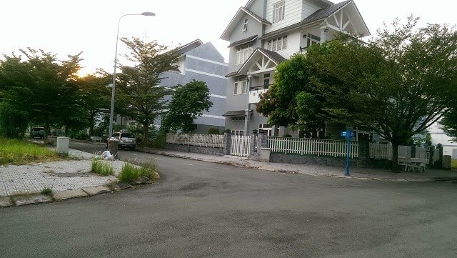 Bán nhà nát xây biệt thự 10x20m KDC Gia Hòa, Đỗ Xuân Hợp, Quận 9