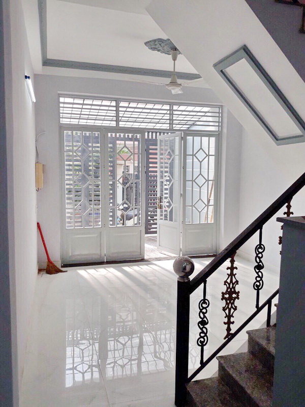 Bán nhà 1 lầu mới đẹp hẻm 588 Huỳnh Tấn Phát, Quận 7