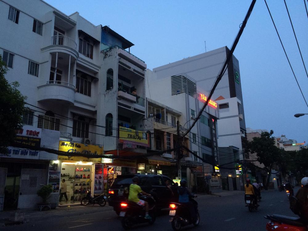Bán nhà mặt tiền Trà Khúc, gần Trường Sơn, P2, Tân Bình, 4x28m, 3 lầu