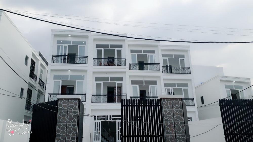 Bán nhà mới xây Tô Ngọc Vân Q12, nhà 3 lầu, đường 8m, LH: 0932 947 267