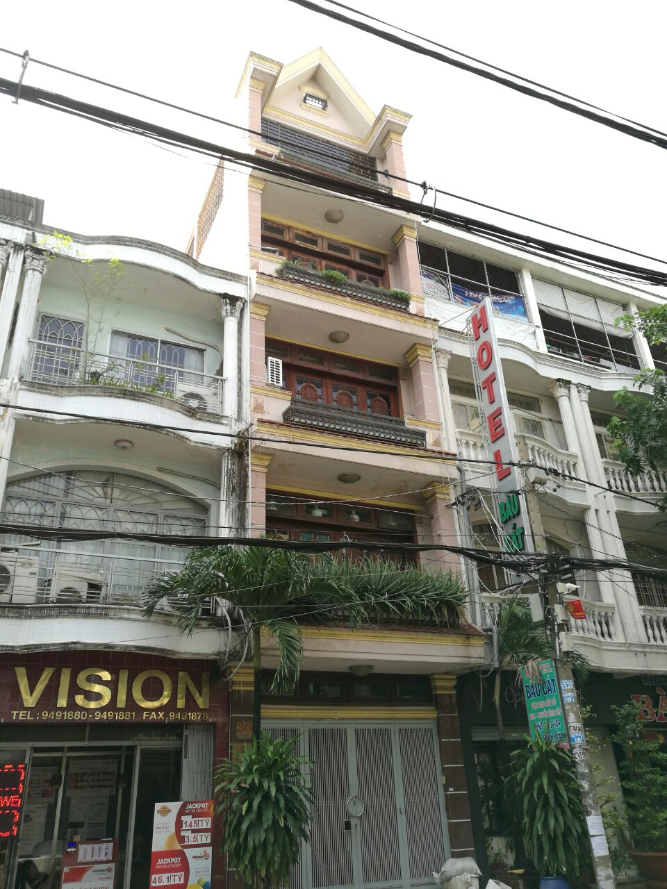 Nhà sát khu đường Hoa Q. Phú Nhuận, 80m2, HĐ thuê 28 tr/th, 14.3 tỷ