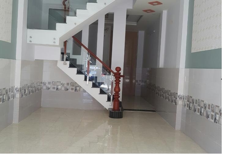 Bán nhà ngay chợ Bình Chánh DT 81m2 SHR chính chủ giá 1,7 tỷ