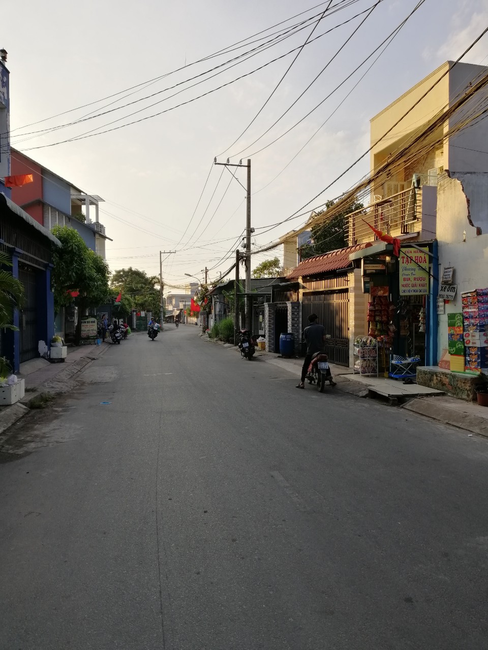 Nhà mặt tiền đường 102, Tăng Nhơn Phú A, gần chợ nhỏ, DT 77m2