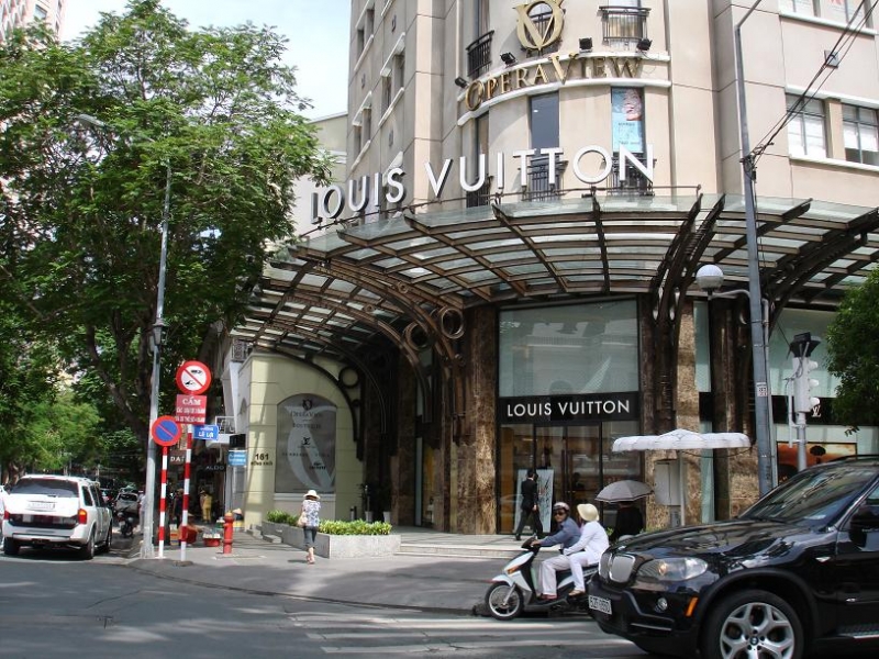 Bán khách sạn ngay MT Nguyễn Trãi, Bến thành, Q1, (8.2x20m) TN 6 tỷ/N*Giá 85 tỷ