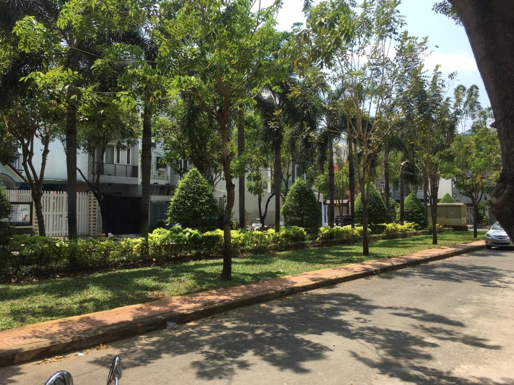 Nhà mặt tiền đường 44 dt 4x19 Tân Phong Quận 7 giá 11 tỷ thương lượng