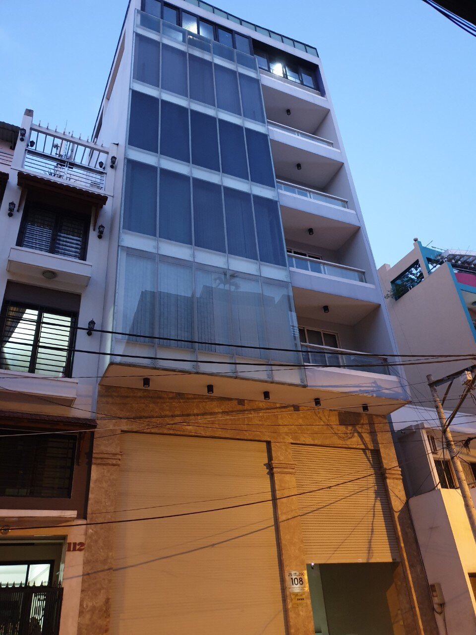 Bán căn nhà 6 lầu thang máy đường Cao Thắng - Hoàng Dư Khương, cho thuê 100 triệu/th