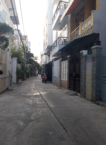 Nhà đường 5m Hồng Lạc, P 10, Q.Tân Bình (4,5 x12.5m), CN 55m2, 2 lầu, giá: 5.6 tỷ