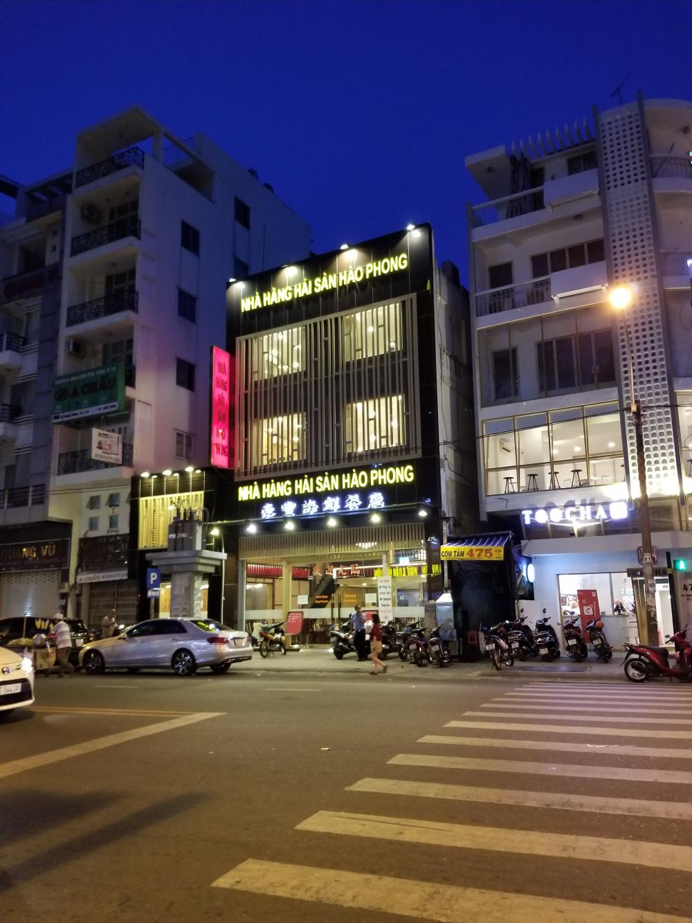Bán mặt tiền đường CMT8, P. 7, quận Tân Bình  - DT: 4,7m x16m - Trệt + 2 tầng