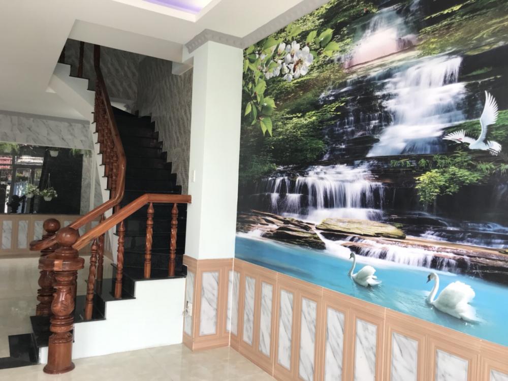 Bán gấp căn nhà 1 trệt 2 lầu mới tại Phú Hữu, Q. 9, diện tích 87.4m2