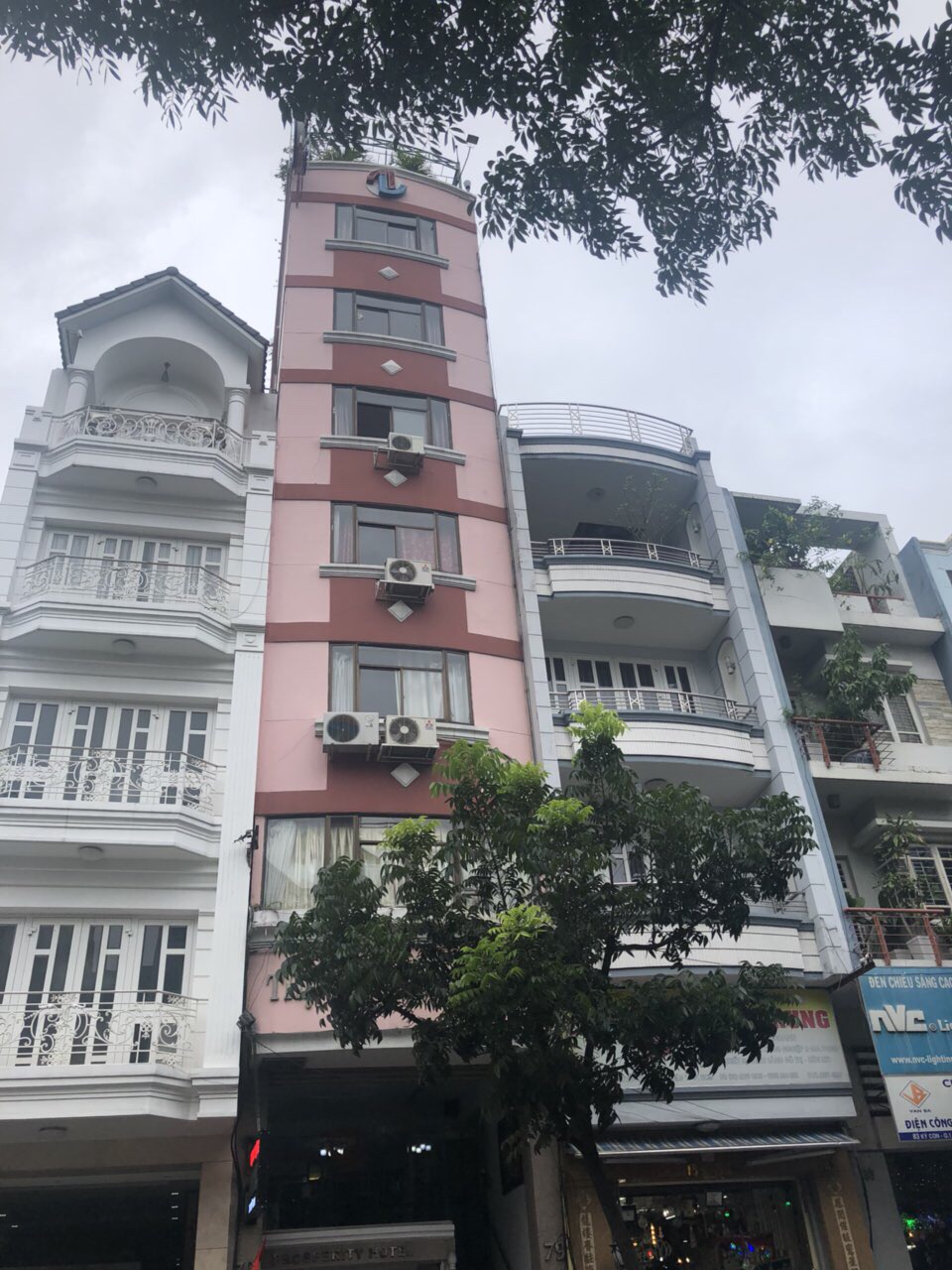 Bán khách sạn mặt tiền Nguyễn Trãi, P.Bến Thành, Q1. DT: 4x20m, Hầm, 6L, giá 74 tỷ - 0914468593