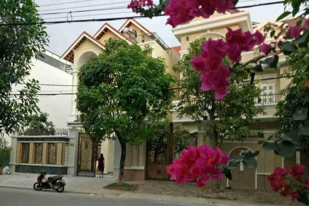 Bán biệt thự kdc nam Long, Phú Thuận, 8x21,5m, 1 trệt, 3 lầu, LH 0908231368 Chinh