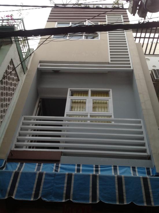 Bán nhà mặt phố phường Tân Định, Q1. 4.5x16m, 3 lầu, 16,5 tỷ TL, cho thuê 40tr/tháng