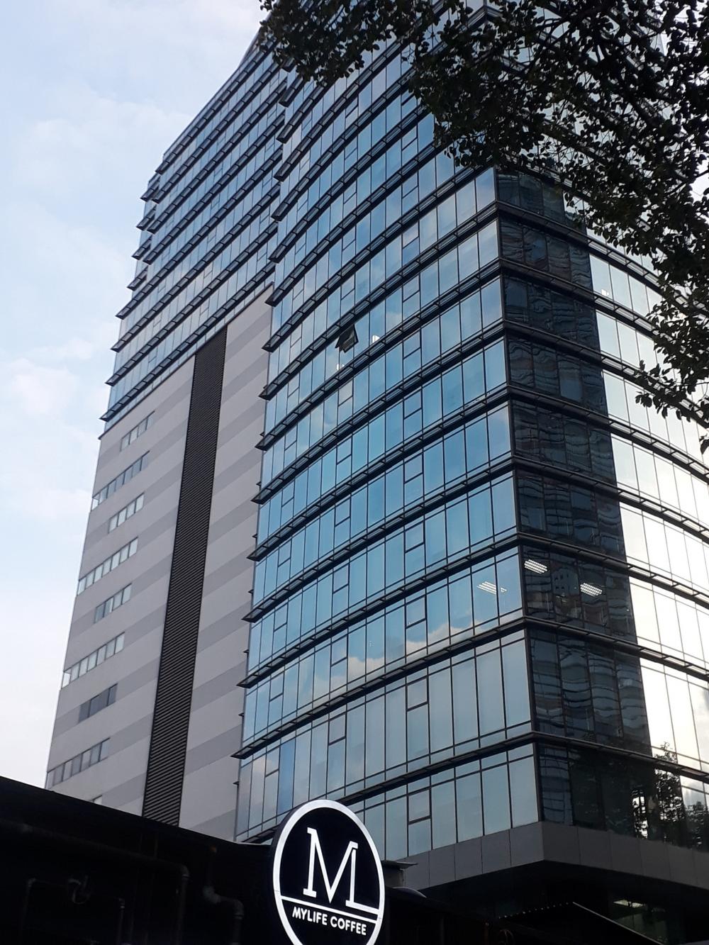 Bán căn nhà 7 tầng MT đường Phan Bội Châu, đối diện chợ Bến Thành. HĐ thuê: 400tr/Tháng