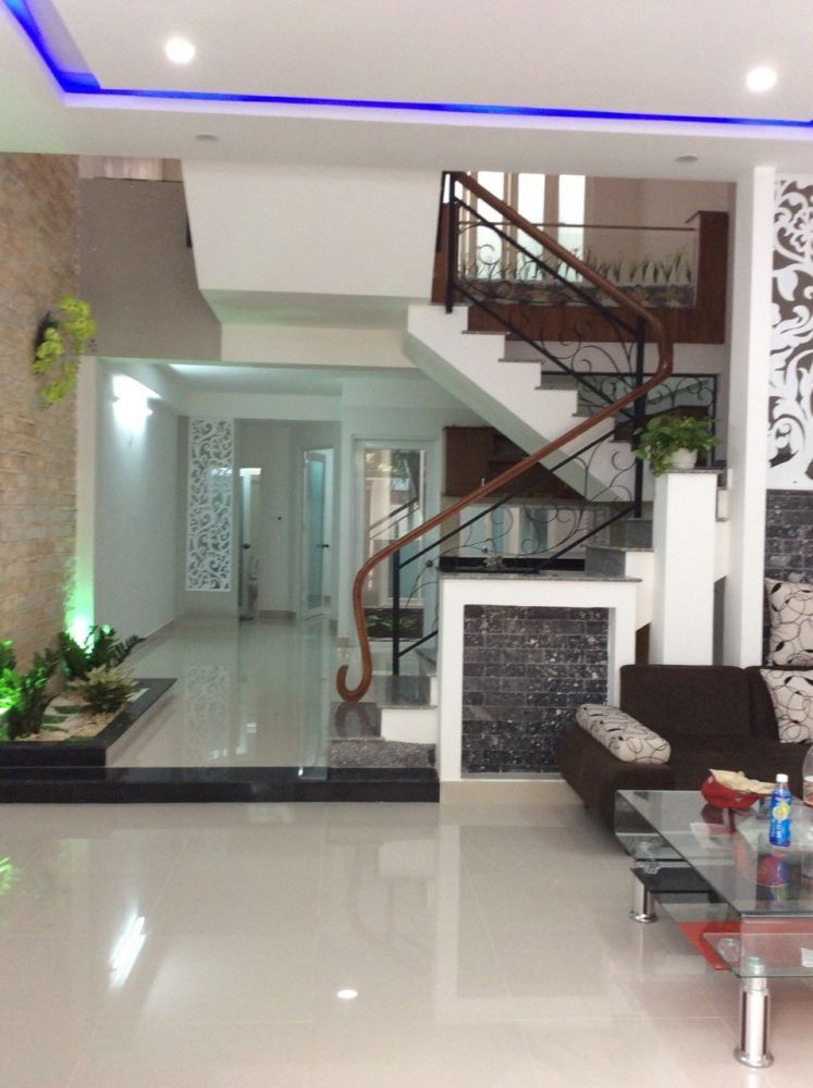 Nhà MT Hoa Lan, 4x16m, 3 lầu, giá cực hot chỉ 16 tỷ