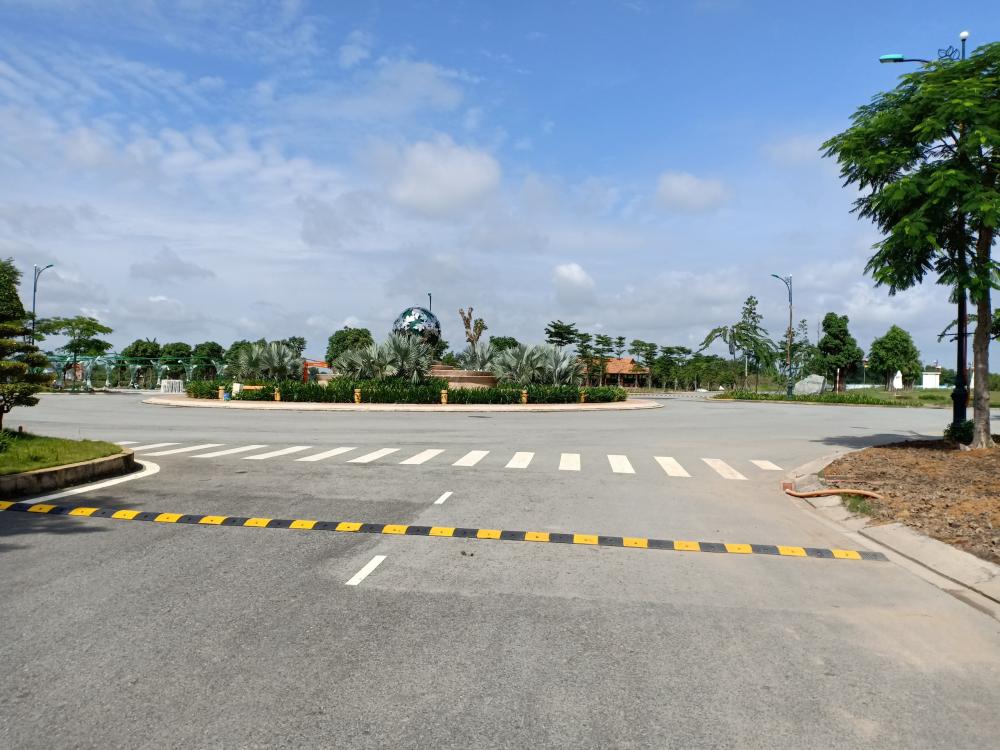 Duy nhất 40 nền đất phâ lô mặt tiền Nguyễn Thị Rành
