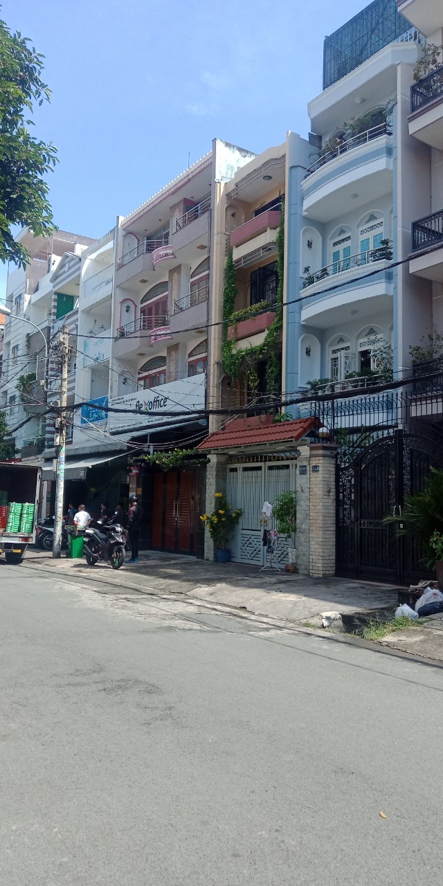 Chính chủ bán gấp nhà mặt tiền đường Trần Hưng Đạo quận 5 - đoạn đẹp 2 chiều sầm uất cực rẻ