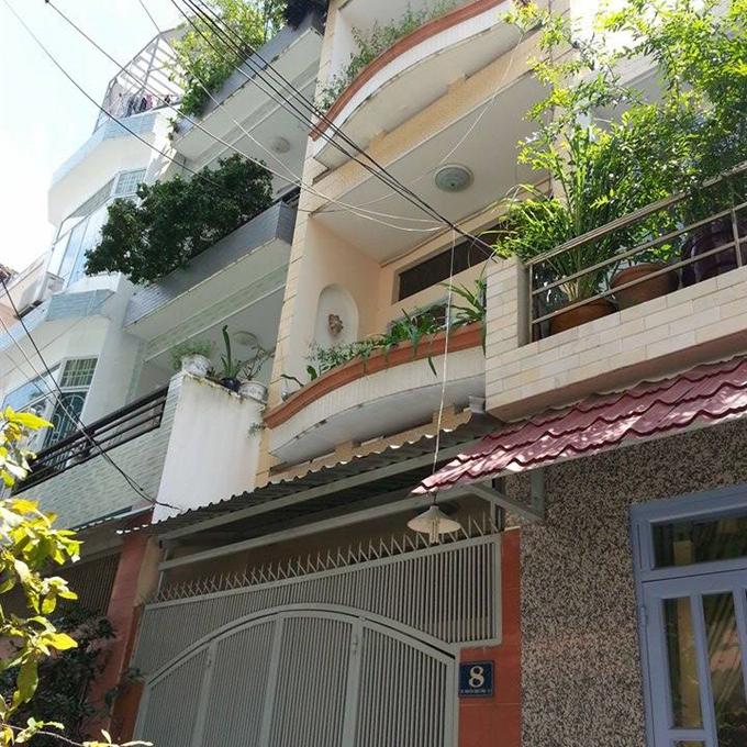 Villa đường Hồ Biểu Chánh, P. 11, Phú Nhuận, 7,5x27m nở hậu 11m, 1 hầm 3 lầu mái ngói