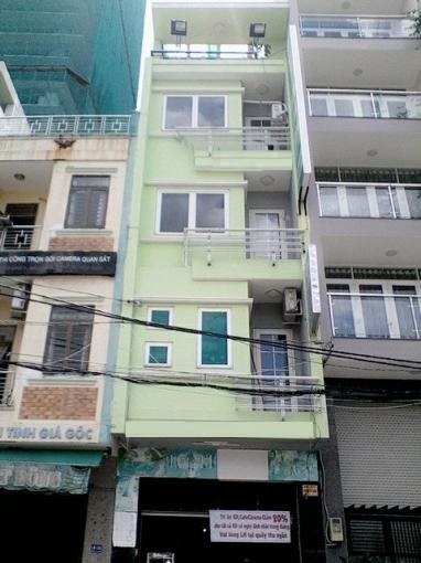 Chính chủ bán gấp nhà mặt phố đường Trần Hưng Đạo, Q. 1, DT: 4mx20m, nhà 3 lầu đang cho thuê 64tr/th, giá 32 tỷ