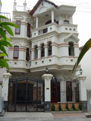 Bán gấp nhà biệt thự hẻm nội bộ 8m đường Nguyễn Chí Thanh Quận 5