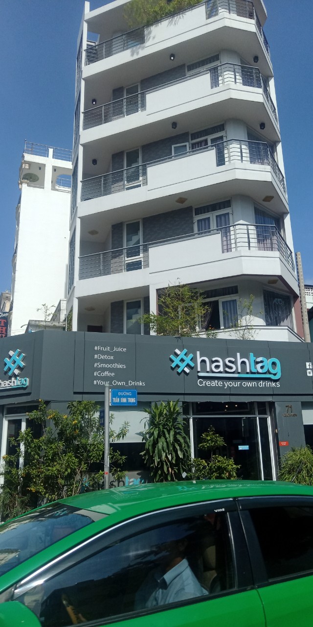 Cần bán gấp nhà MT Nguyễn Chí Thanh, Q5, góc Hùng Vương, DT: 4x17m, nhà đẹp 4 lầu, giá hơn 18 tỷ