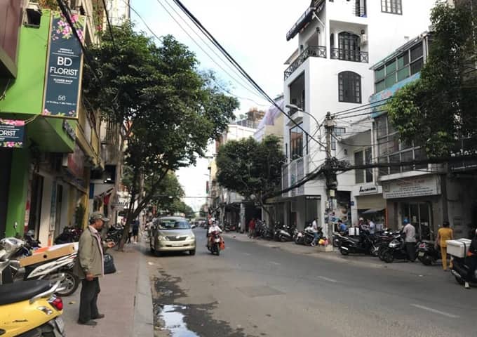 Bán biệt thự HXH 10m đường Nguyễn Văn Trỗi, Phú Nhuận. DT 25x26m vuông vức