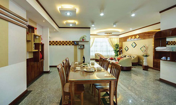 Bán nhà mặt tiền hẻm Nguyễn Cửu Vân, Bình Thạnh, DT 1 trệt 3 lầu, 4.1x18m, 7 phòng ngủ, 8 WC