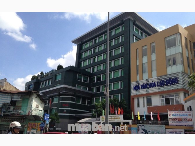 Bán khách sạn 4 sao MT Lê Lợi, Pasteur, Q1, DT: 28x39m, 4 hầm 37 lầu, 452 phòng