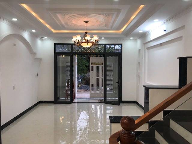 Cần bán 1 căn nhà, mặt tiền Nguyễn Thượng Hiền, quận Phú Nhuận, giá 6,1 tỷ.