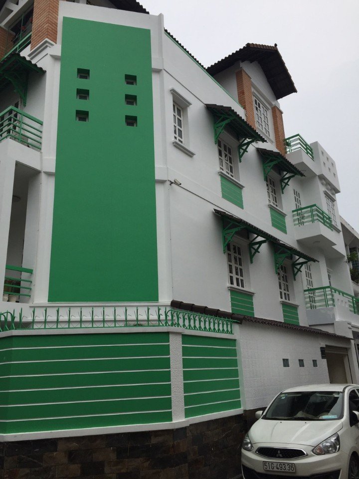 Bán gấp tòa nhà dịch vụ hẻm 10m Trần Hưng Đạo, Q.1, 9x13m, trệt+5 lầu, giá 22 tỷ.
