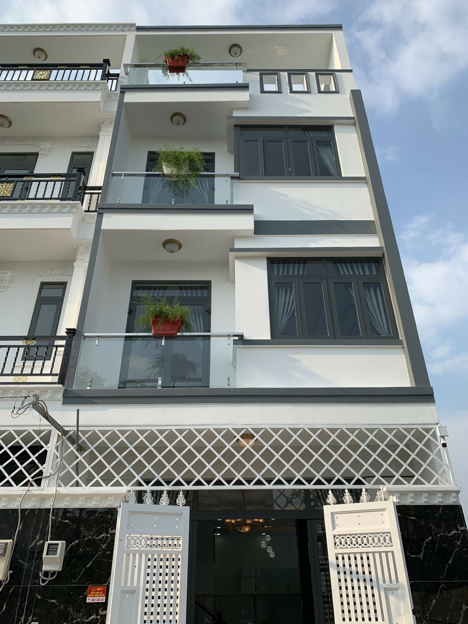 Cần bán nhà mới xây hẻm 6m Huỳnh Tấn Phát, Nhà Bè, Dt 5x10m, 3 lầu, st. Giá 4,35 tỷ