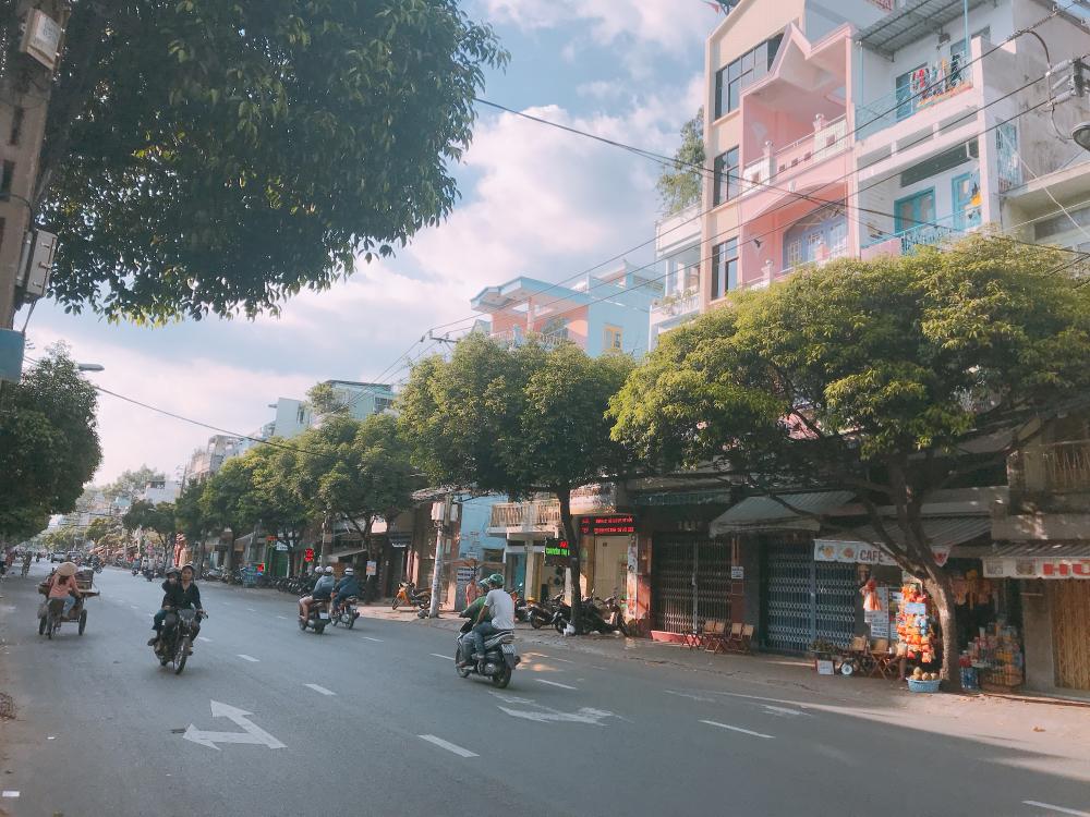 Cần vốn kinh doanh bán gấp nhà mặt tiền Nguyễn Văn Cừ, Q5 DT: 4x15m, nhà 3 lầu giá chỉ có 21 tỷ
