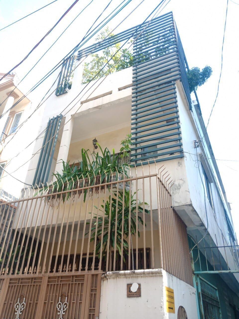 Bán nhà 3 mặt tiền đường HOÀNG SA, P. Tân Định, Q. 1 - DT: 8.5x10m - 21,5 tỷ TL