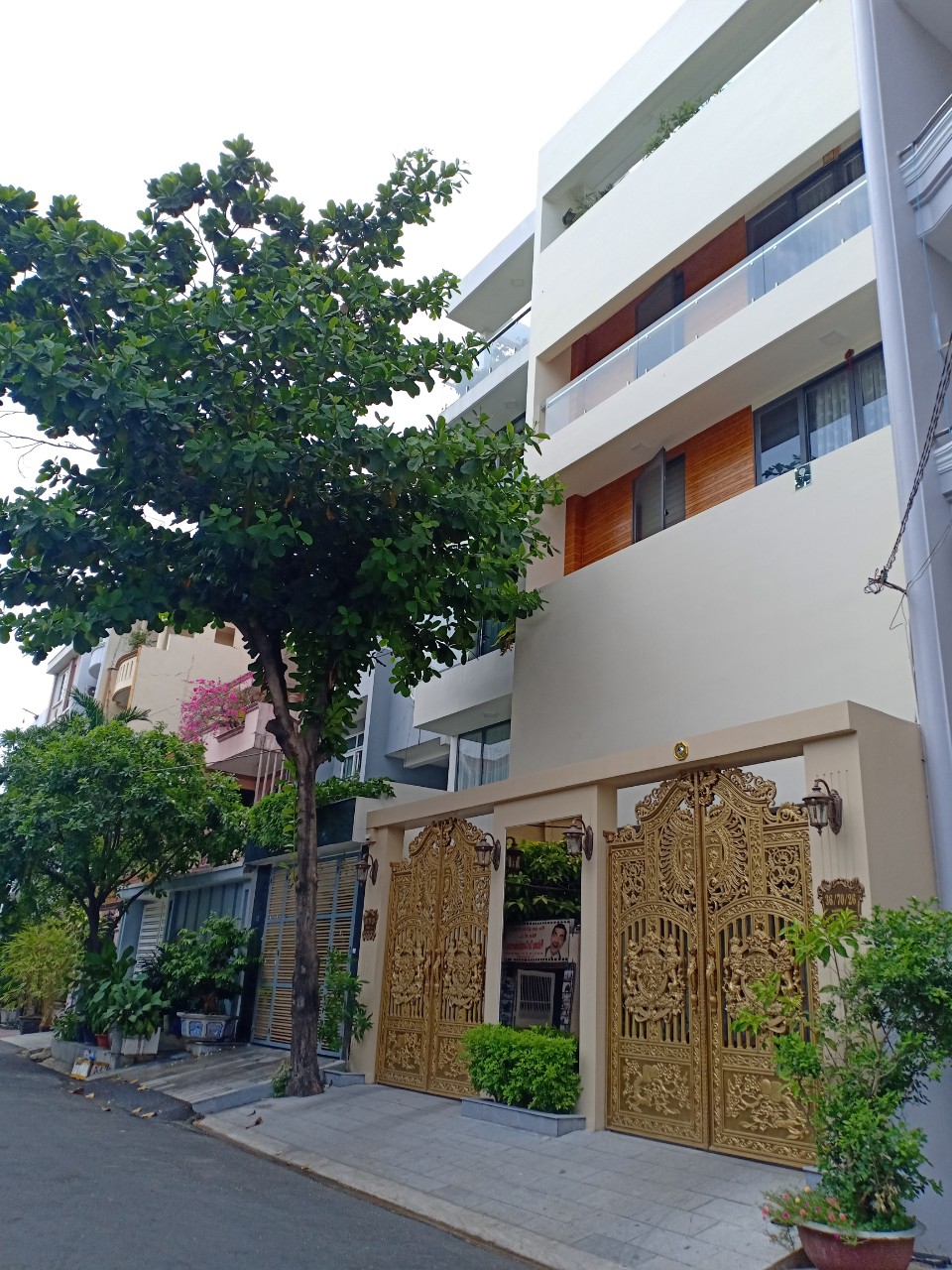 Cần bán nhà mới Ung Văn Khiêm p25 Bthanh, 90m2, 5 tầng, 14tỷ TL
