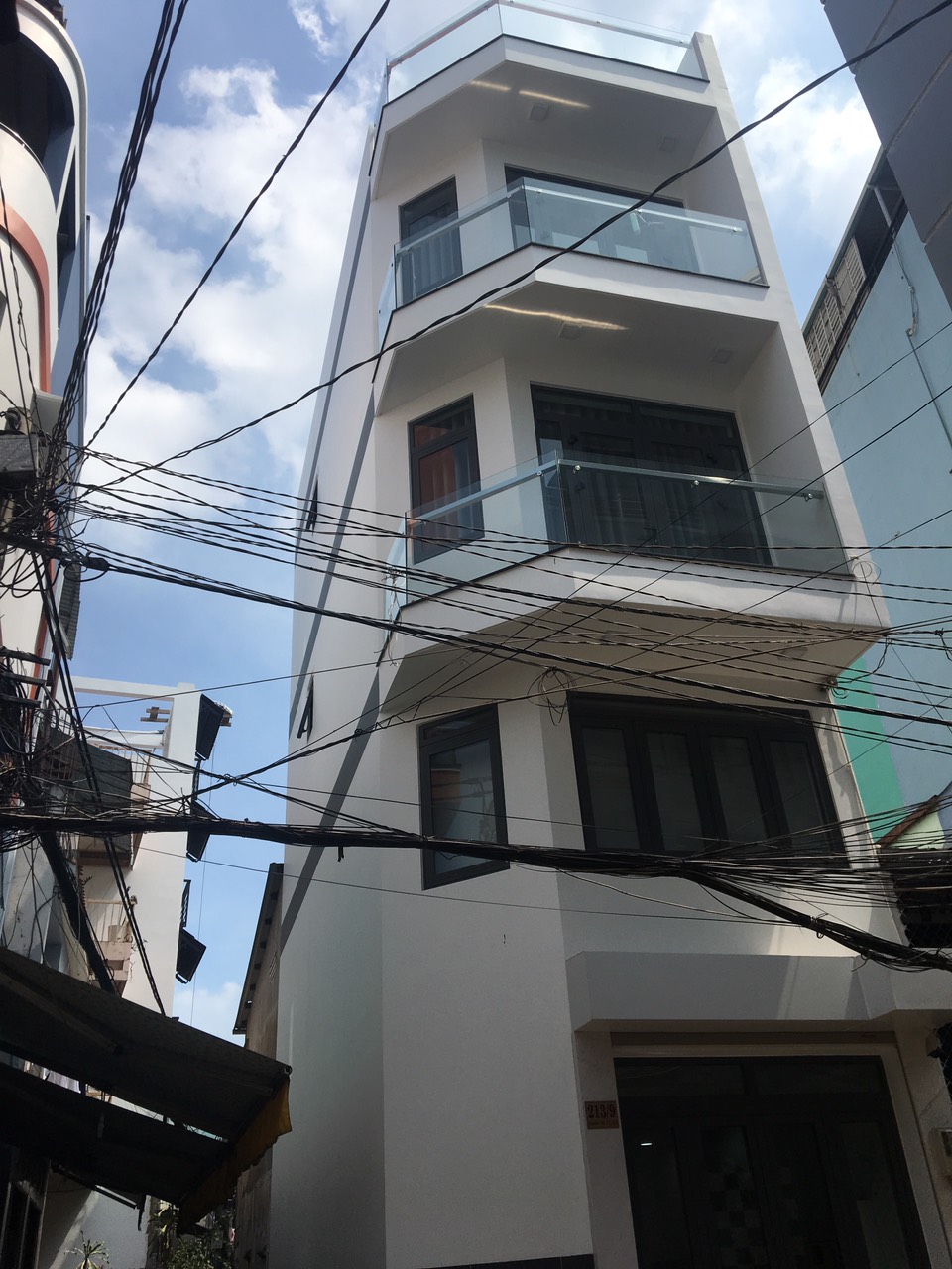 Bán nhà HXH 5m số 3 đường Nguyễn Trãi P2 Quận 5, nhà cách MT chỉ 10m, giáp Quận 1
