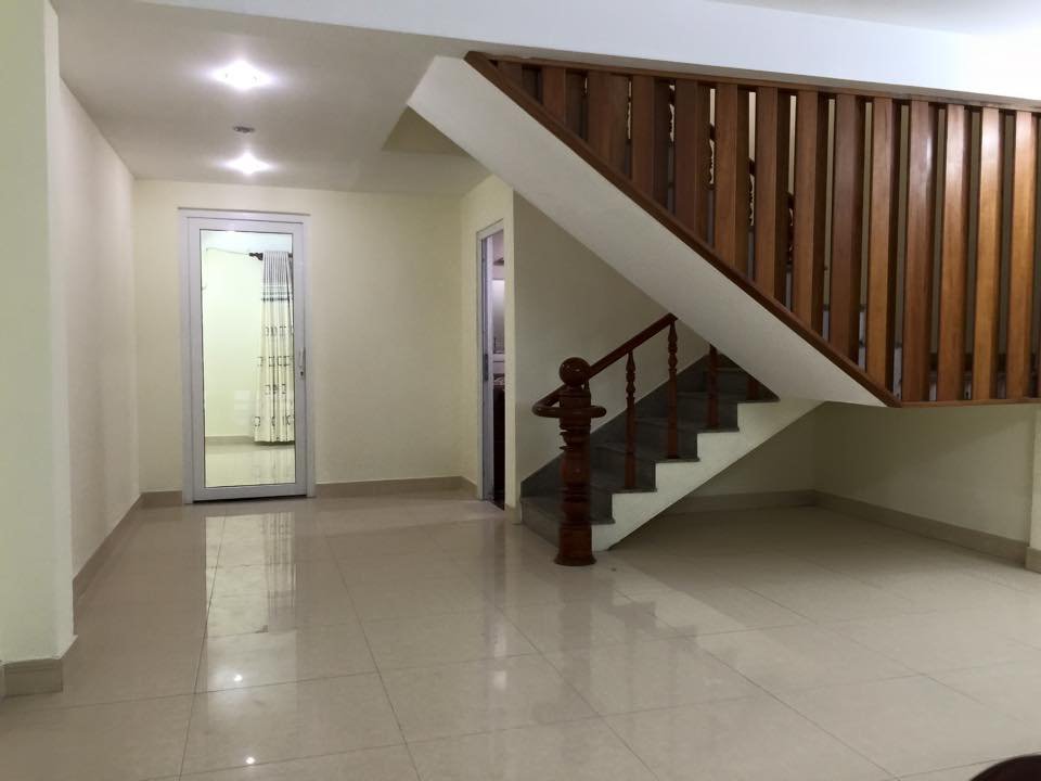  Bán gấp nhà mặt tiền Cao Đạt, Q. 5, DT: 3*14m, giá rẻ nhất con đường này, giá chỉ 8.5 tỷ