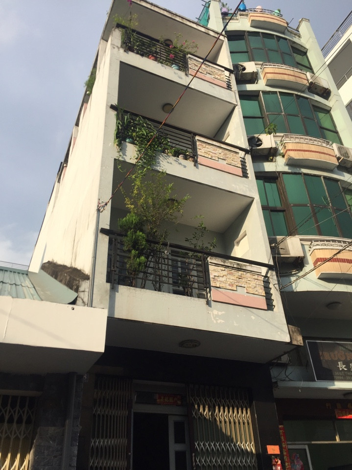 Bán nhà 2 mặt tiền Trần Bình Trọng Q5, 4.2 x 17m, 4 lầu, HĐ thuê 50 tr/th, giá 21.9 tỷ 