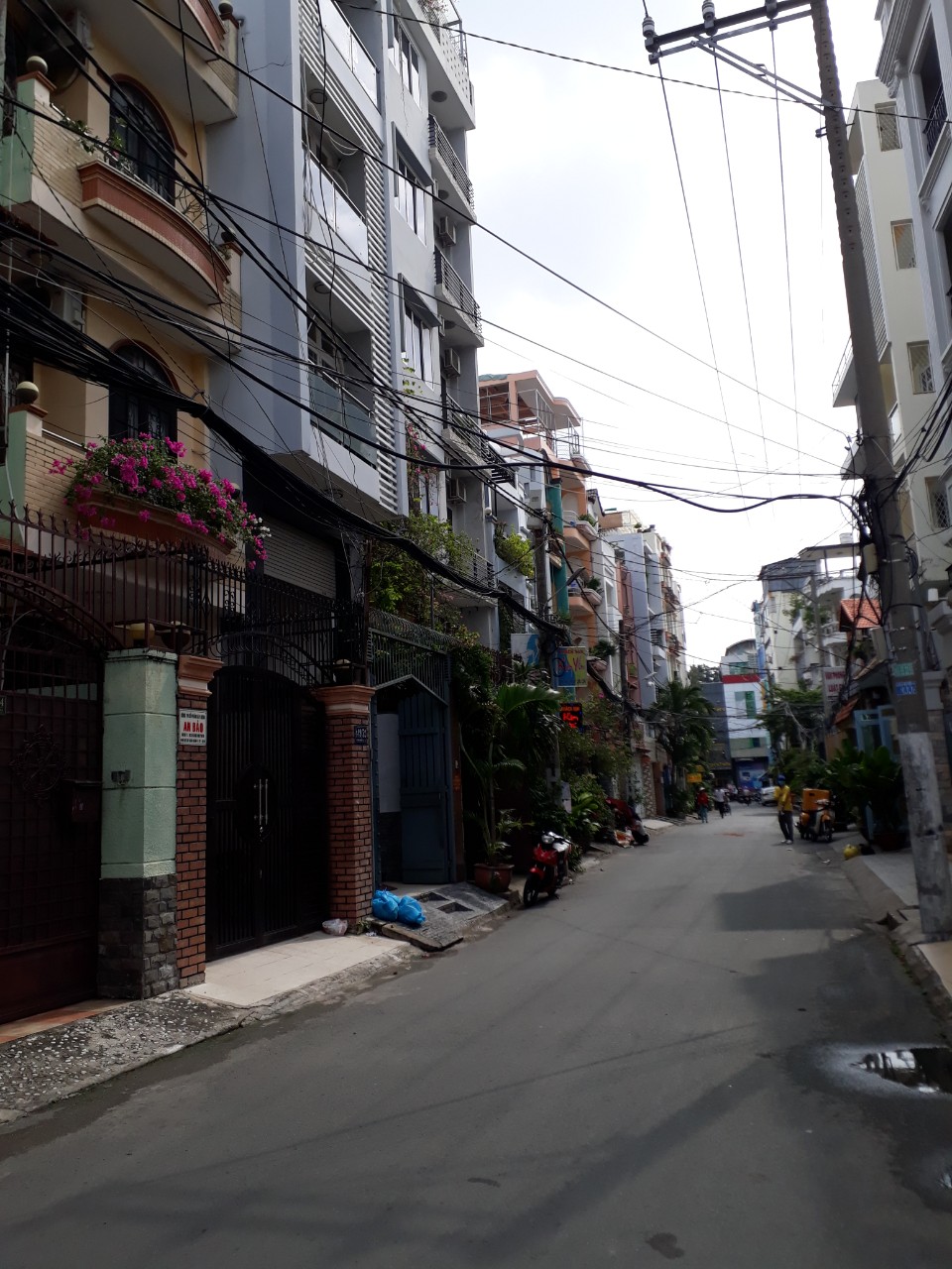 Cần tiền bán gấp nhà MT góc Trần Hưng Đạo - Châu Văn Liêm, Q.5, giá 8.9 tỷ