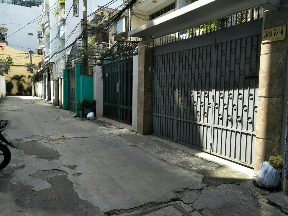Biệt thự cũ Đường Nơ Trang Long, P.12, Bình Thạnh. DT: 10x47m. Giá: 70tr/m2.