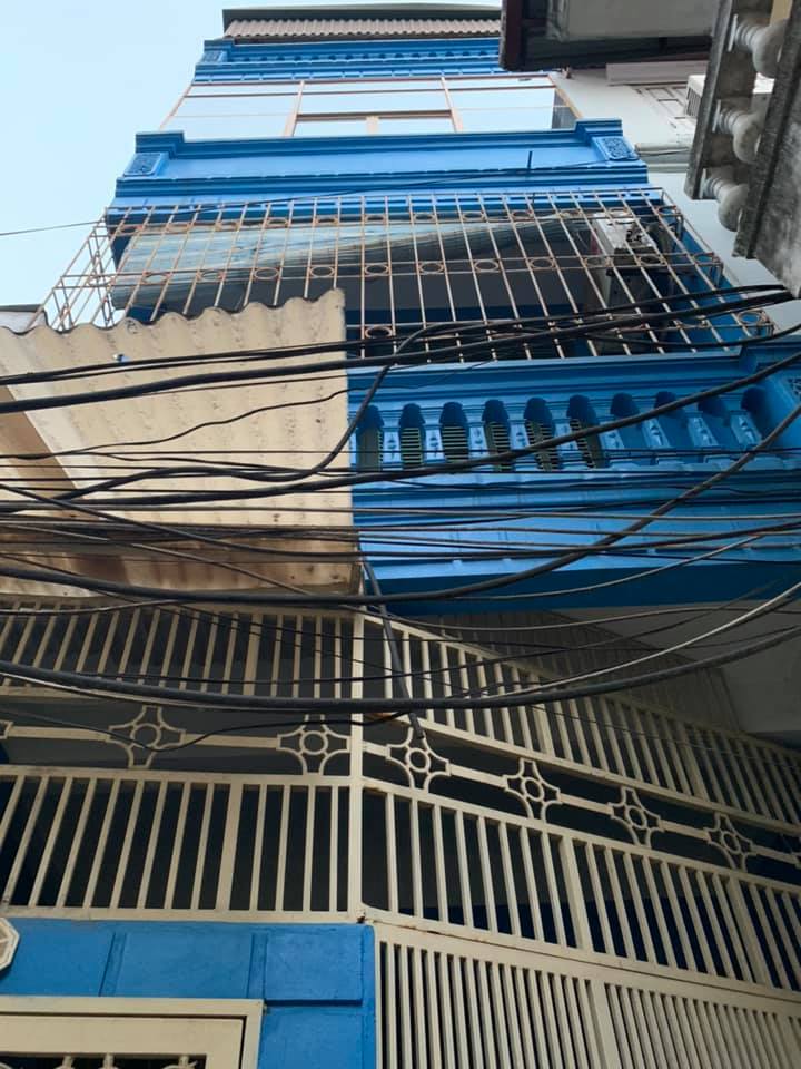 Bán nhà Lê Văn Lương 40m/5 tầng, vị trí cực đẹp, ngõ cực ngắn. giá 3 tỷ